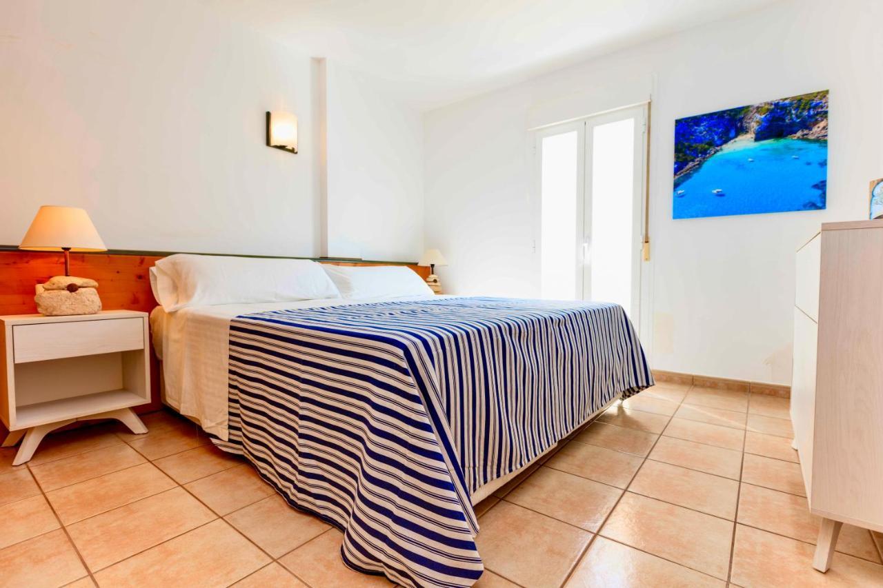 Apartamentos Sa Varadero Fronte Mar Espujols Es Pujols Dış mekan fotoğraf